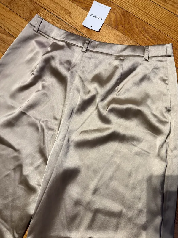 NWT Forever 21 Satin Wide-Leg Pants Champagne Beige with Slit Cover shimmer sz L - Image 6
