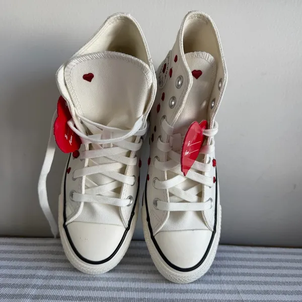 Converse NEW Women's Chuck Taylor All Star Embroidered Roses Hi Top Shoe Size 6 - Image 11