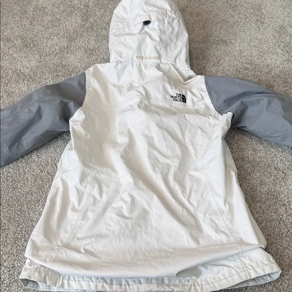 The North Face White and Gray Outdoor Jacket - Image 5