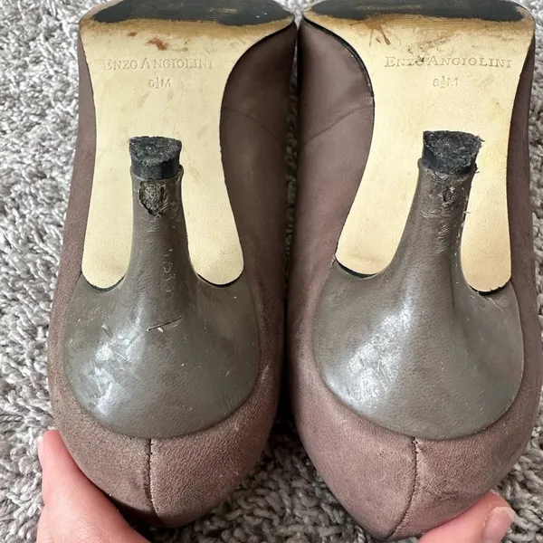 Enzo Angiolini Cute brown kitten heels with bow detail - Image 8