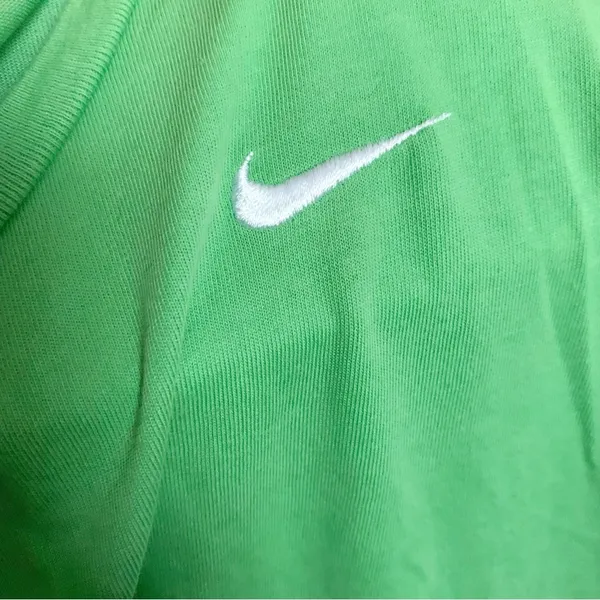 Nike Women's Dri-FIT One Short-Sleeve Tiny Fit Performance Tee M - Image 4