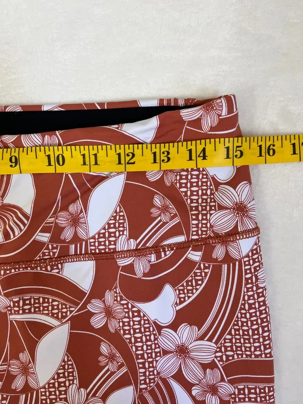 Victoria's Secret Sport Knockout Capri Leggings Size Large - Image 5