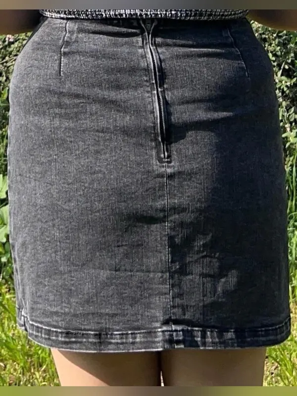 Gray denim mini skirt. - Image 7