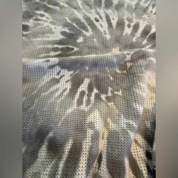 PINK Victoria's Secret Gray and White Tie-Dye Sweatshirt - Image 3