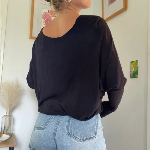 Black long sleeve top Size M - Image 2