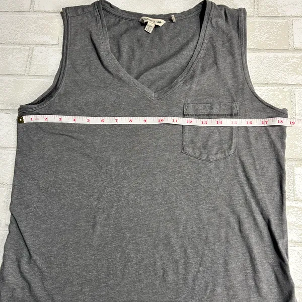 Toad&Co Woman’s Charcoal Sleeveless Casual Layer Top Size Medium Gray - Image 7