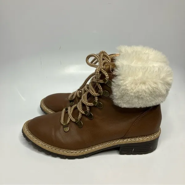 Express‎ faux leather lace up boots size 7 - Image 3