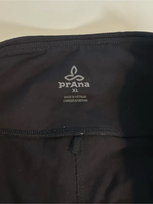 PrAna Transform High Waisted Chakara Yoga Performance Capris Black Size XL - Image 9