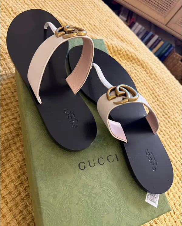 Gucci GG White & Black Thong Flip Flop Sandals - Image 7