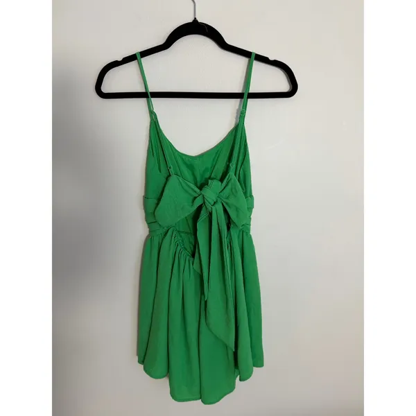 Do+Be Green Tie Back Romper size small - Image 4