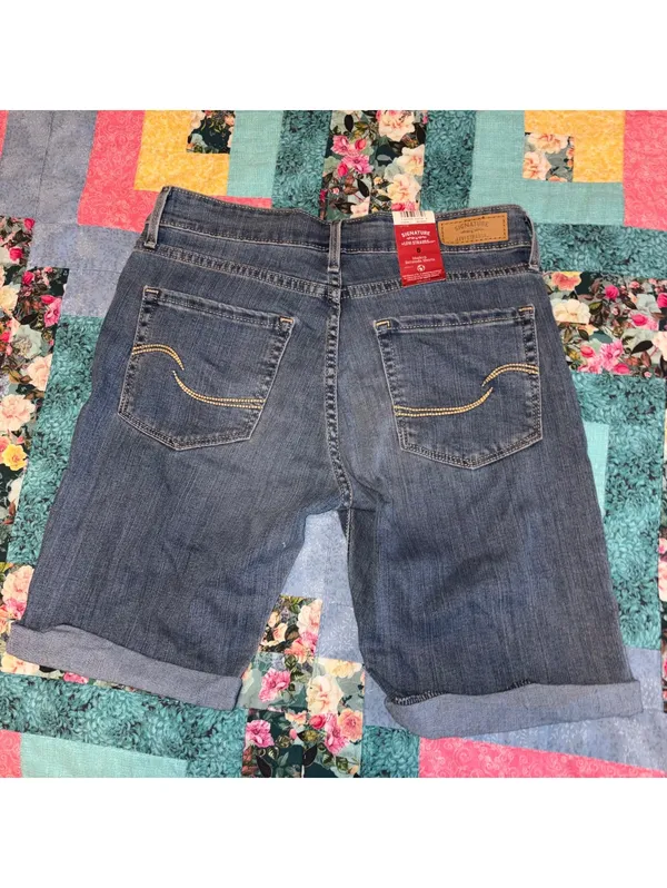 Signature by Levi's Modern Bermuda Shorts Size 6 Women's 28 Denim Blue - Image 5