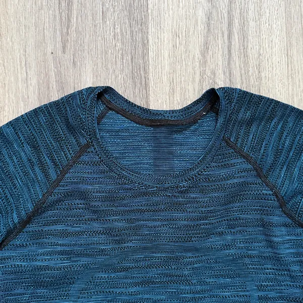 lululemon athletica Blue Long Sleeve Top Swiftly Tech Crewneck Size 10 - Image 2
