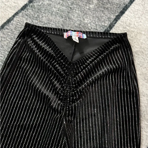 Urban Outfitters Black and White Patterned Flare Pants S/M - Image 4