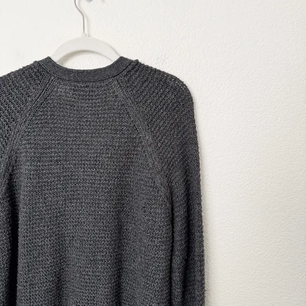 [American Eagle Outfitters] Gray Cropped V-Neck Knit Cardigan Sweater Sz Large L - Image 9