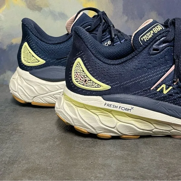 New Balance Fresh Foam X 860 Women's Navy Blue Running Shoes Size 8.5B - Image 10