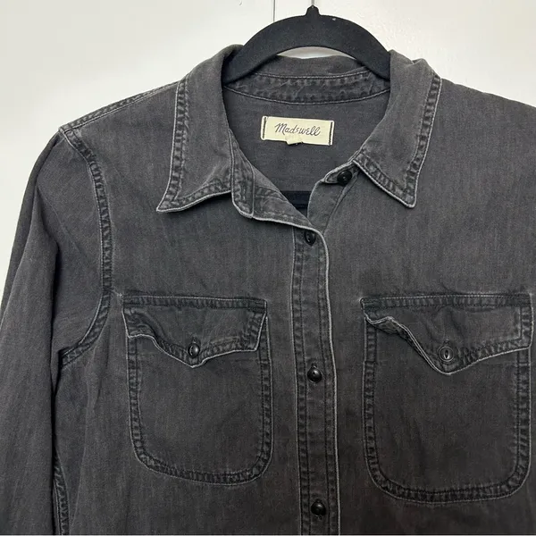 Madewell Denim Button Up Shirt in Lunar Wash Ash Black - Image 4