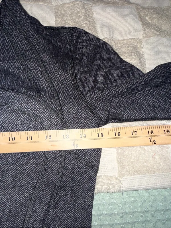Lululemon Define Jacket
Heathered Herringbone Heathered Black Black size 6 - Image 3
