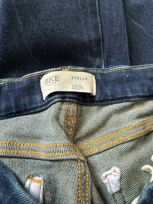 Women’s Buckle Jeans - Image 4