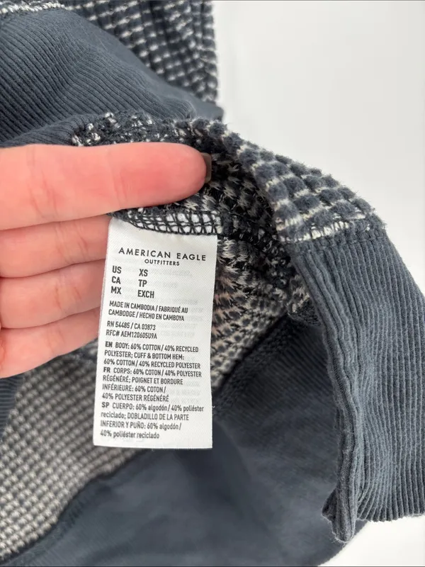 American Eagle v neck xs oversized pullover - Image 3