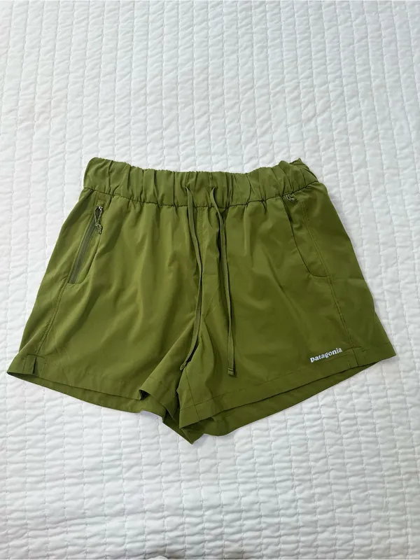Patagonia Breathable Women’s Terrebonne Caper Green Drawstring Athletic Shorts M - Image 2