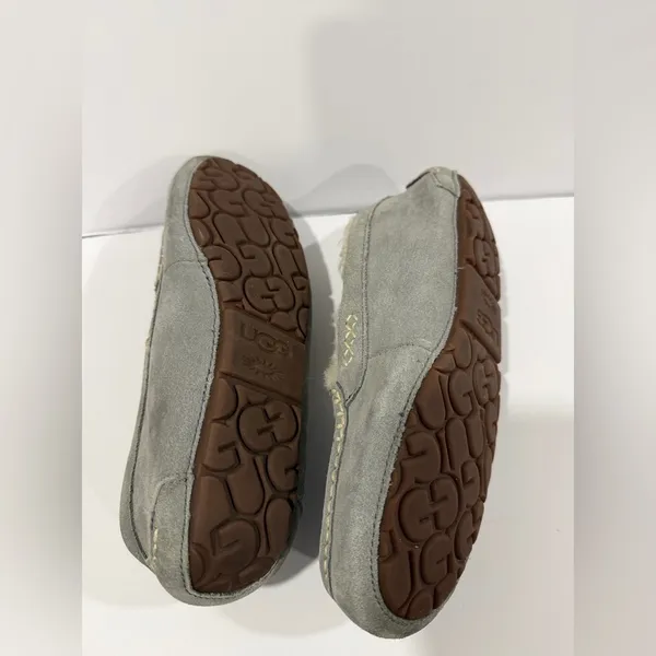 UGG Ansley Slippers Womens 8 Gray Suede Shearling Lined Moccasin - Image 7