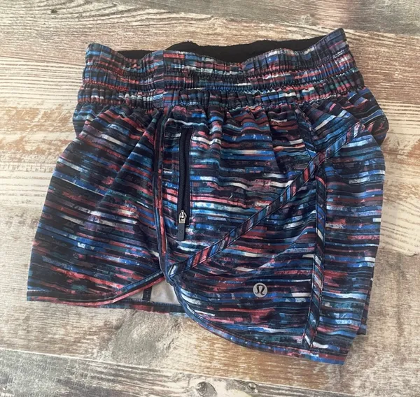 Lululemon Training Women's Training Shorts Size 4 - Image 5