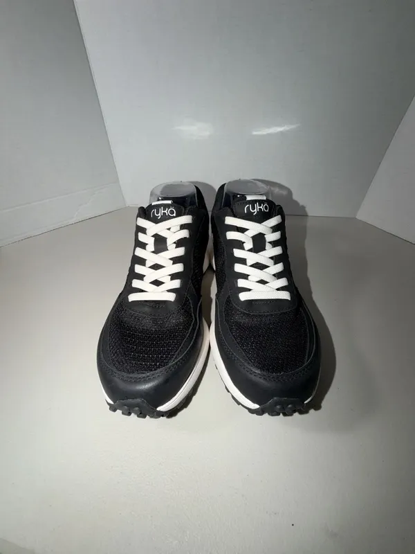 Rykä Women's Jog On Lace Up Sneaker Black White - Image 2