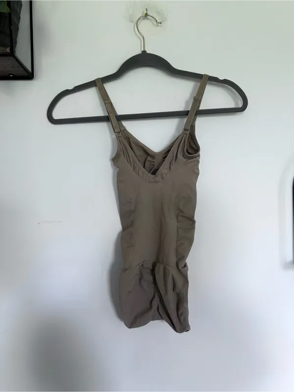 NWOT‎ Quince Beige Snap Gusset Shapewear Bodysuit Size Small - Image 2