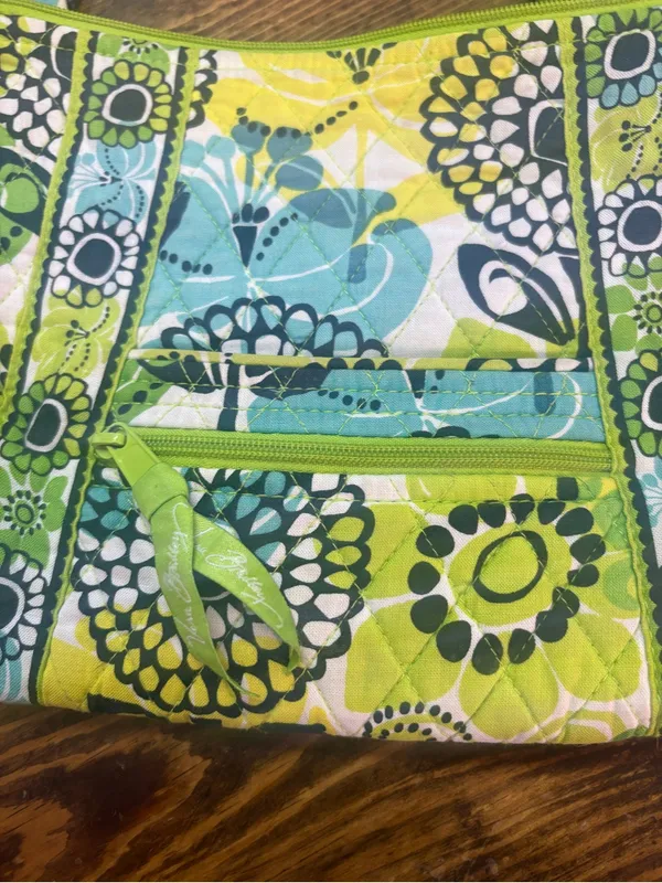 Vera Bradley crossbody purse - Image 3