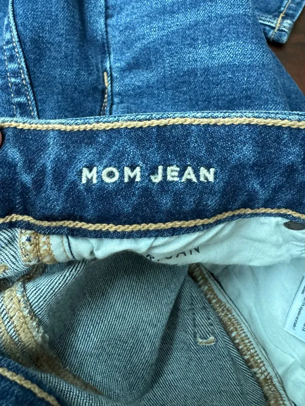 American Eagle Stretch Mom Jean Size 000 Short - Image 6