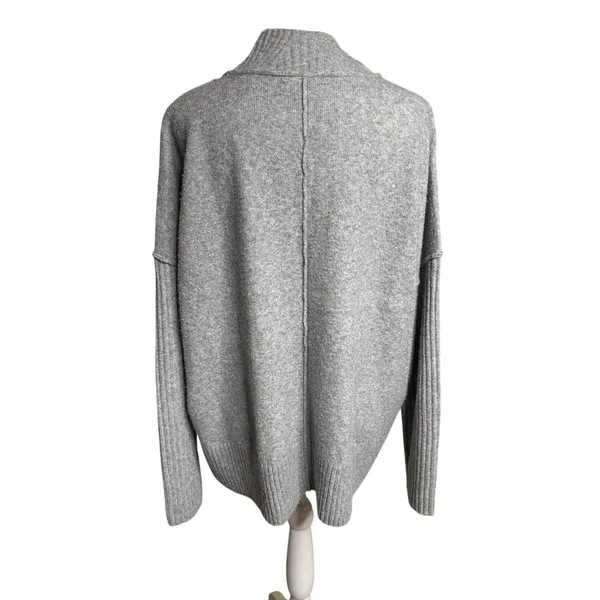 Simply Vera Vera Wang Gray Mockneck Sweater M Quiet Luxury Cashmere Blend - Image 3