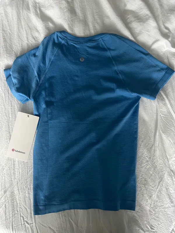 Lululemon Swiftly Tech Short Sleeve 2.0  - Image 2