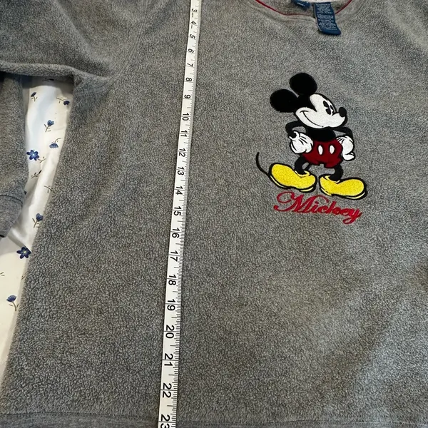 VTG 90s Y2K Mickey Mouse Disney XLarge 16/18 Grey Red Crewneck Pullover Fleece. - Image 4