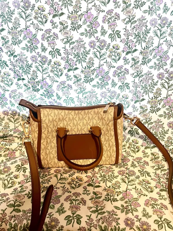 Michael Kors purse - Image 3