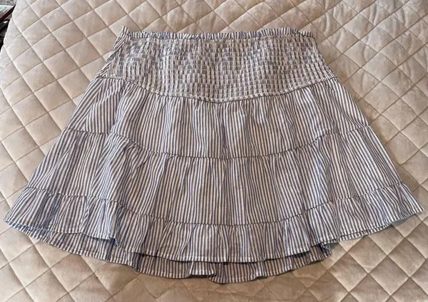 Francesca’s Blue and white stripped skirt with gold accents - Image 4