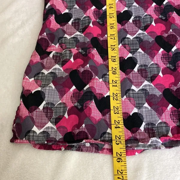 Zoe & Chloe Women’s Scrub Top Size Medium - Image 5