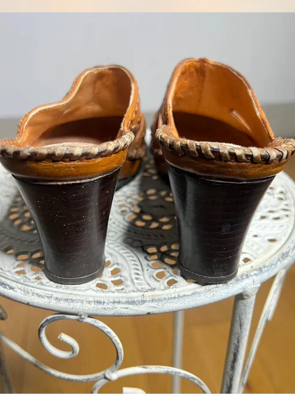Clarks Artisan Collection Hand-Tooled Leather Clogs - Tan size 5 - Image 10