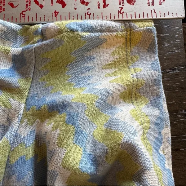 Urban Outfitters pull on Blue and Green knit Shorts - Image 5