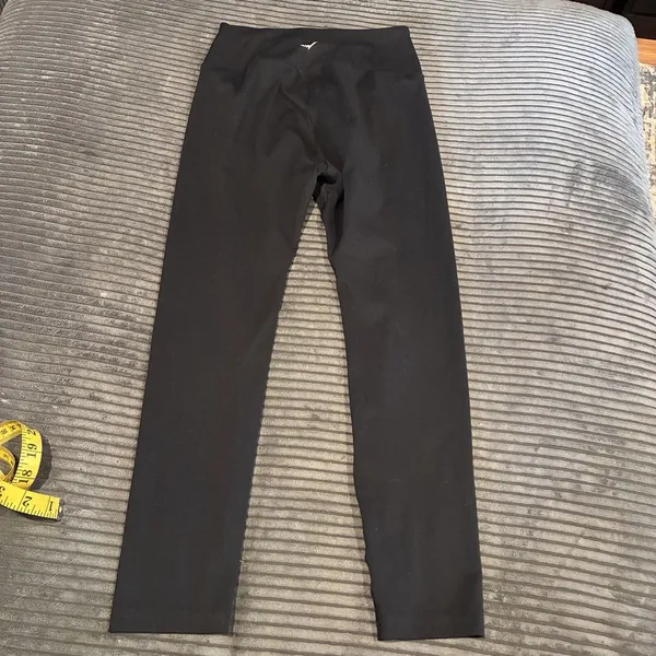 Gymshark Black High-Rise Leggings no front seam 7/8 length Size Small EUC - Image 6