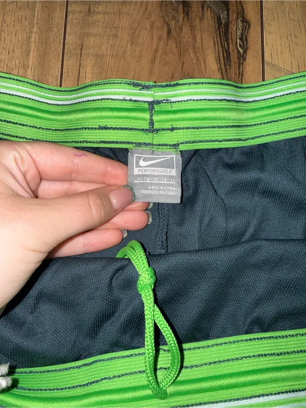 Vintage Nike shorts - Image 3