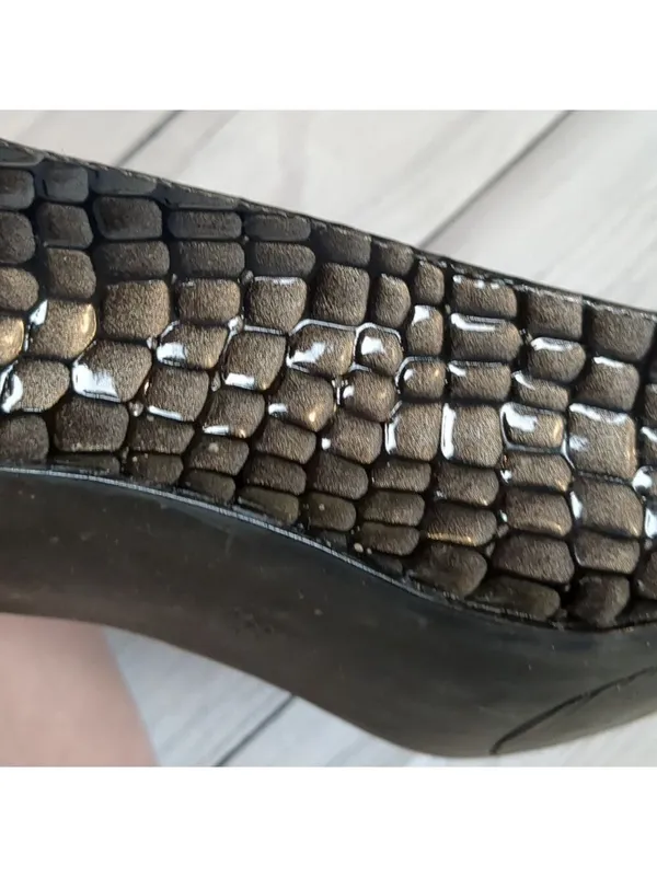 Coach and four shiny snakeskin heels size 8.5 - Image 10