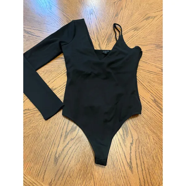 NBD Womens Asymmetrical‎ One Sleeve Bodysuit Black V-Neck XS - Image 2