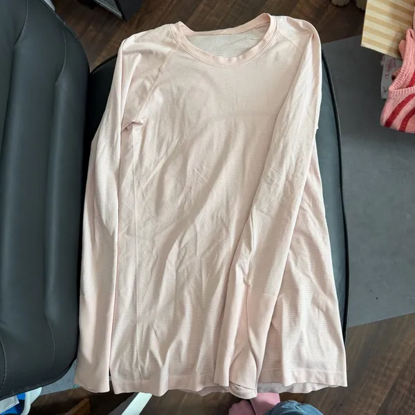 Lululemon Swiftly Tech Long Sleeve 2.0 in Feather Pink - Image 6