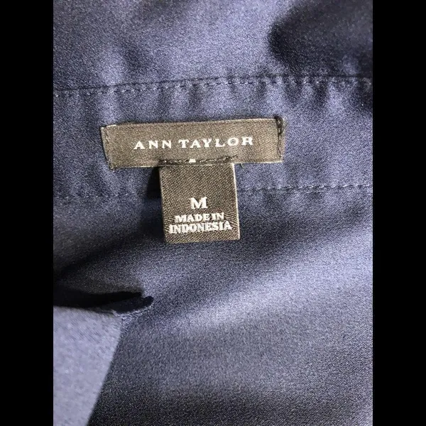 Ann Taylor Short Sleeve Blouse Navy & Champagne Medium - Image 6