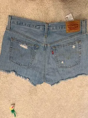 Levi's Shorts - Image 4