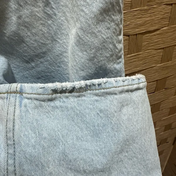 Abercrombie & Fitch Women's Light Wash 90s Midrise Straight Leg Jeans 14s - Image 10