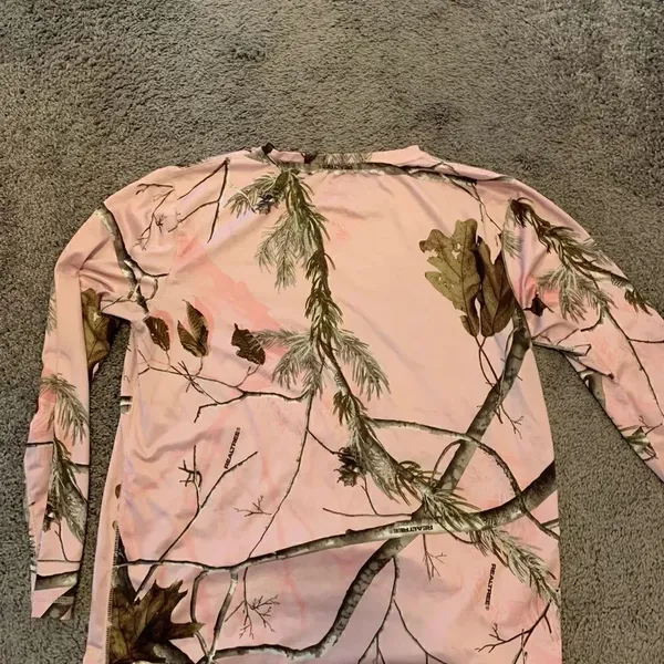 RealTree Women’s under layer shirt Size Large - Image 4
