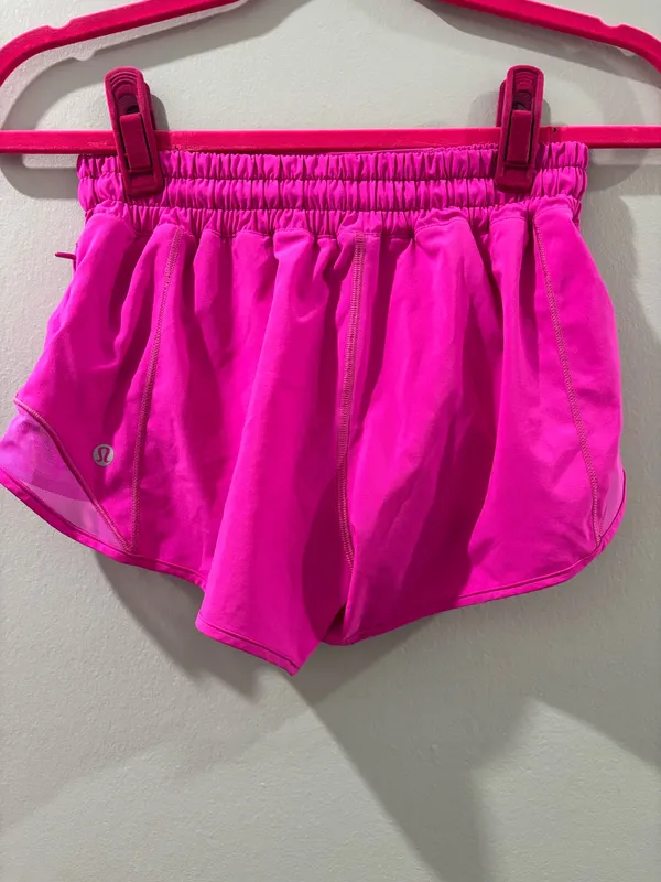 Lululemon Shorts 2.5" Hotty Hot - Image 3