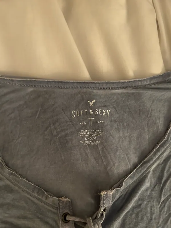 American Eagle light blue lace up top soft and sexy - Image 3
