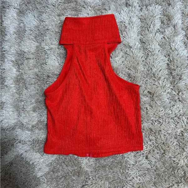 Boutique NWOT Red Sleeveless Zip Tank Top - Image 3